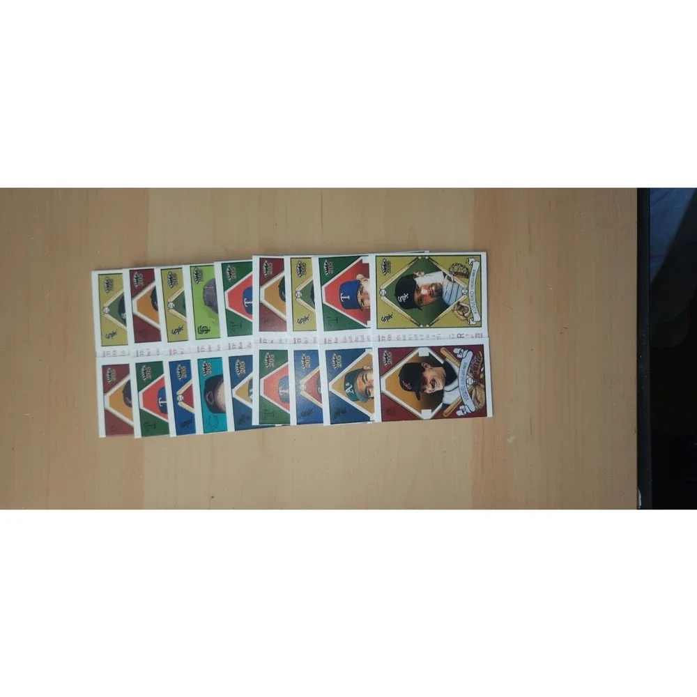 Lot of 50 Topps Polar Bear Triple Fold Baseball Cards 2003